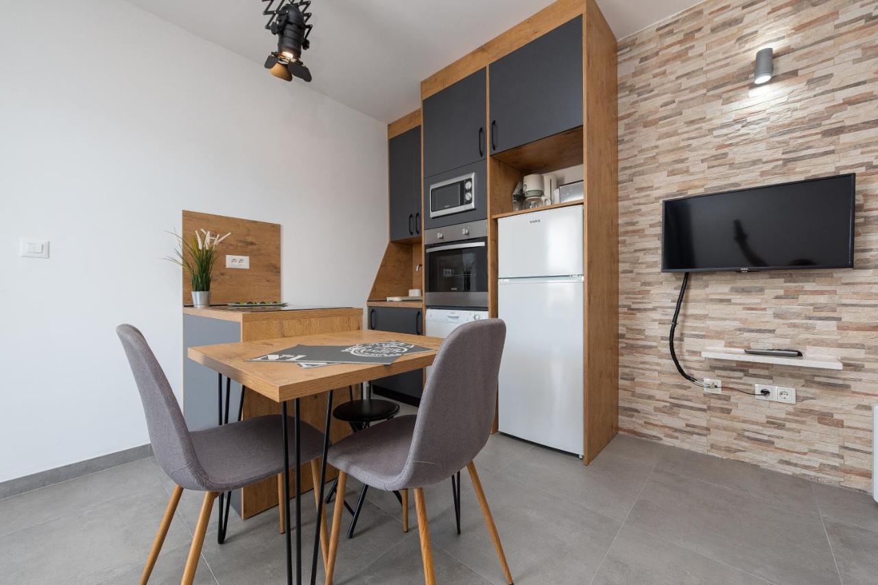 Villa Mona Apartments Ražanj Exterior foto